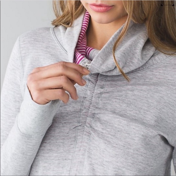 Lululemon reversible cowl neck cinched pullover - Picture 4 of 16